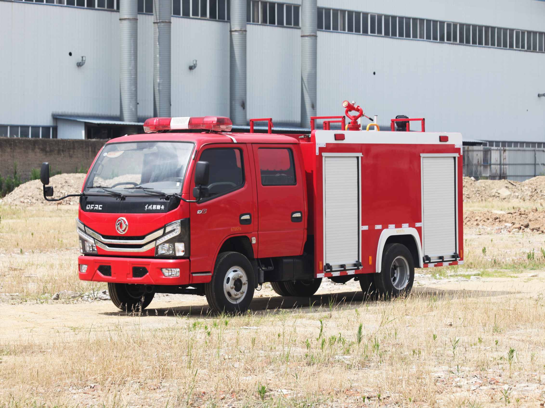 东风2吨水罐消防车