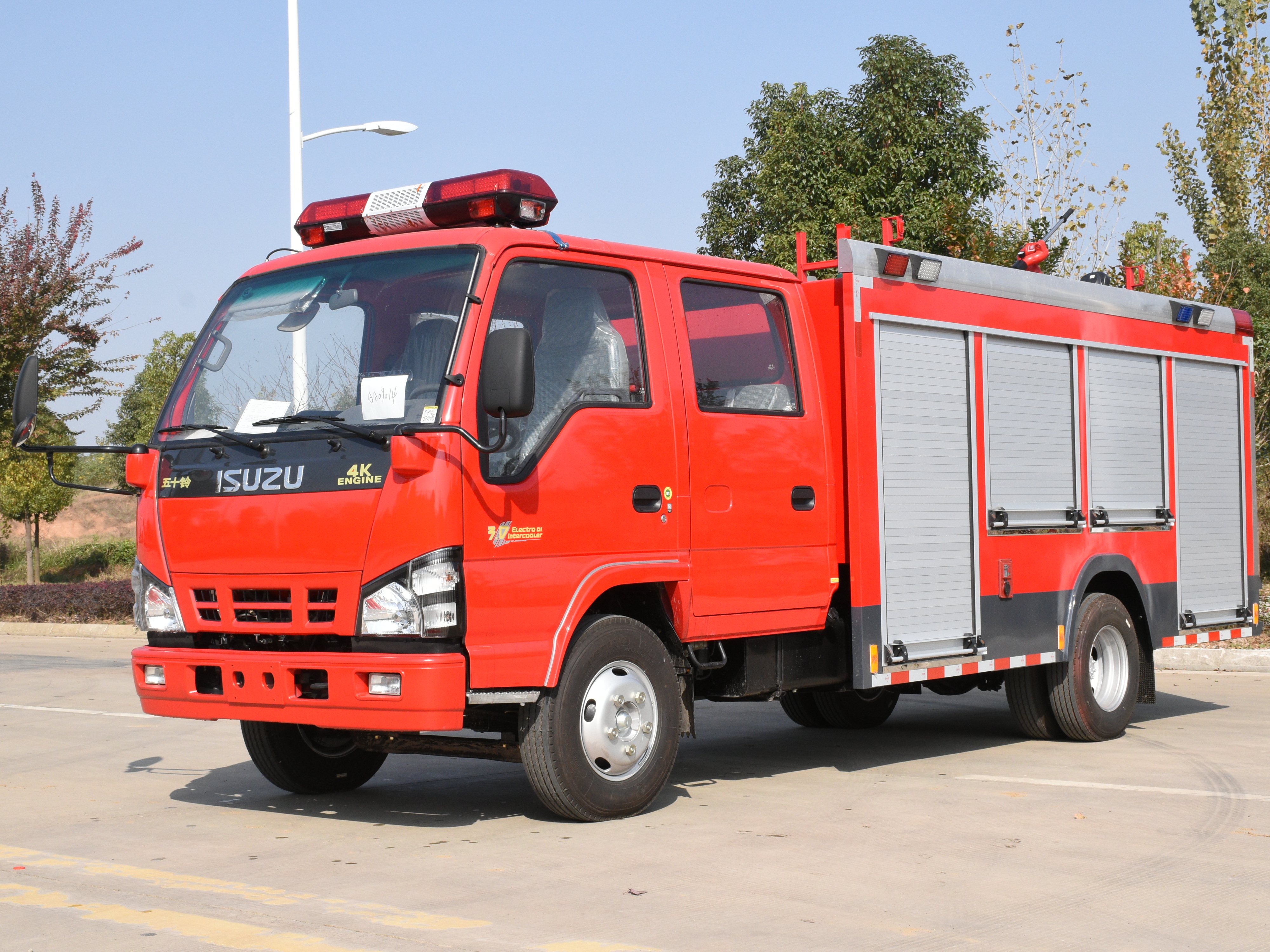 五十铃2.5吨水罐消防车