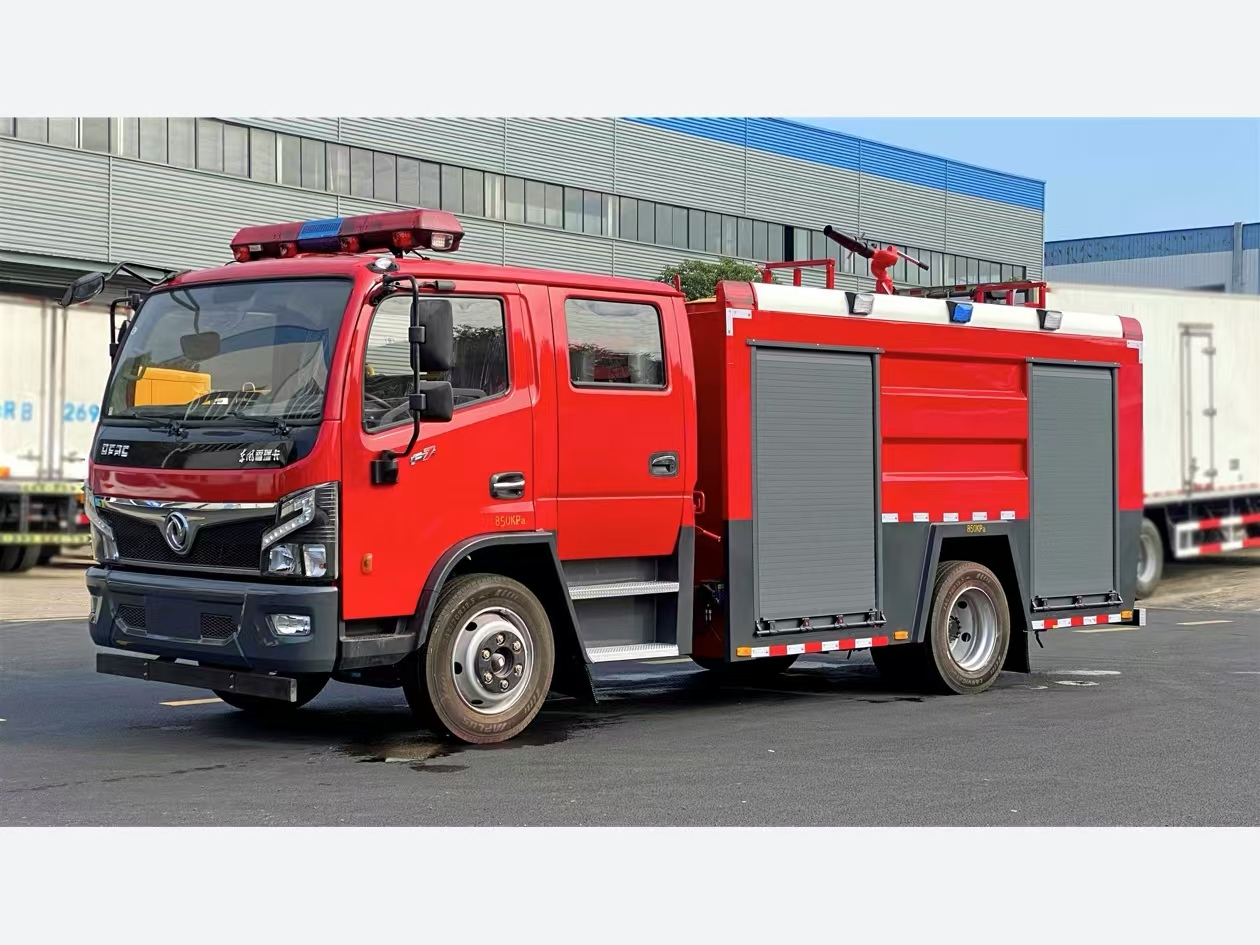 东风5吨水罐消防车