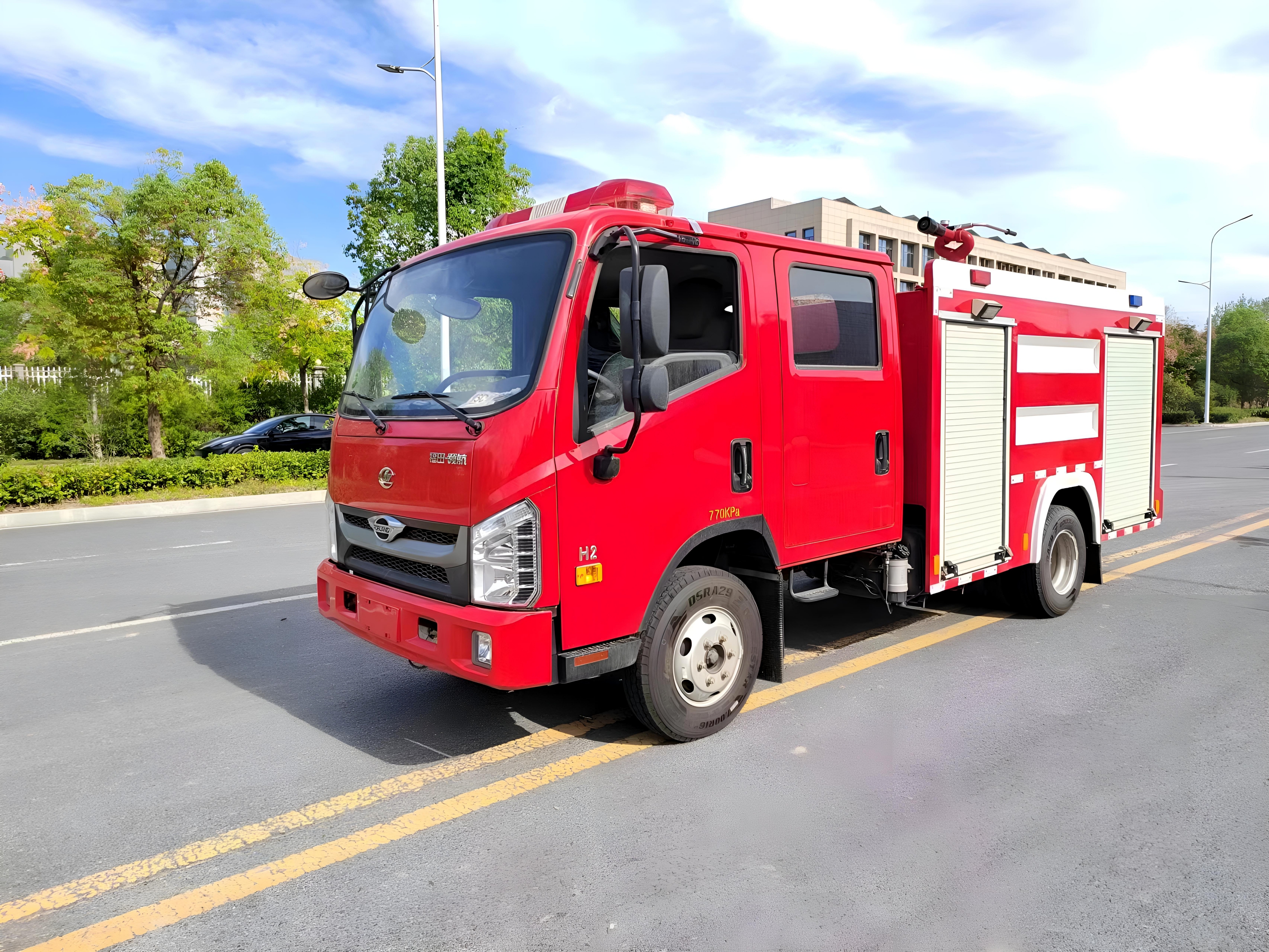 福田3吨水罐消防车