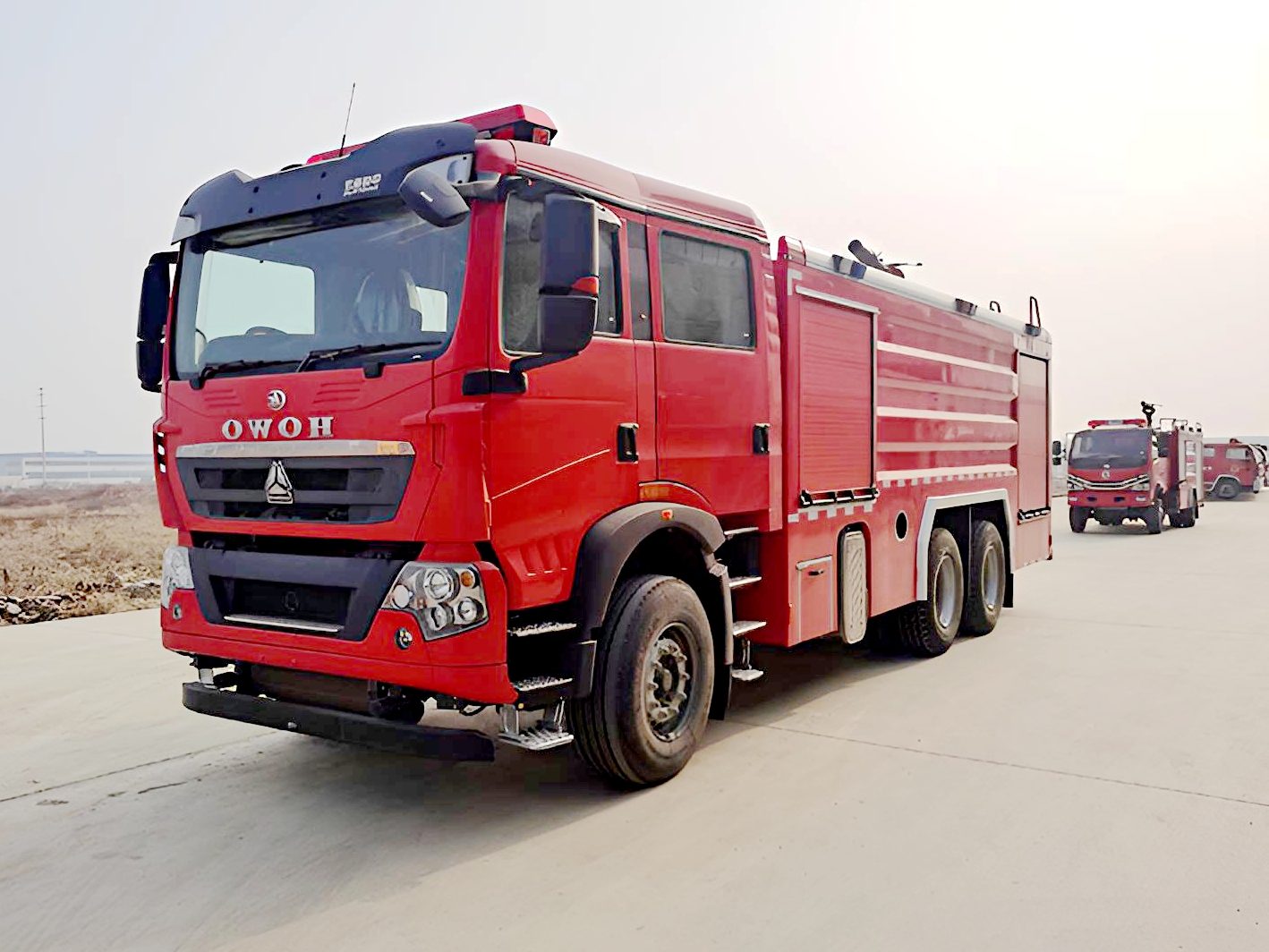 豪沃18吨水罐消防车